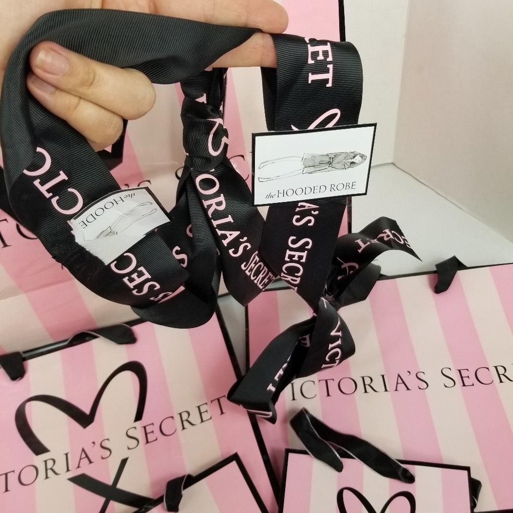 Lot of 5 Victoria secret Gift Bags (4 Sizes) - Picture 3 of 7